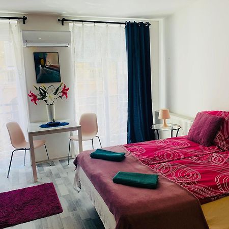 Onyx Apartment With Free Private Garage + Ac Budapest Luaran gambar